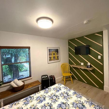 Cozy Room In The Heart Of Little Havana マイアミ エクステリア 写真