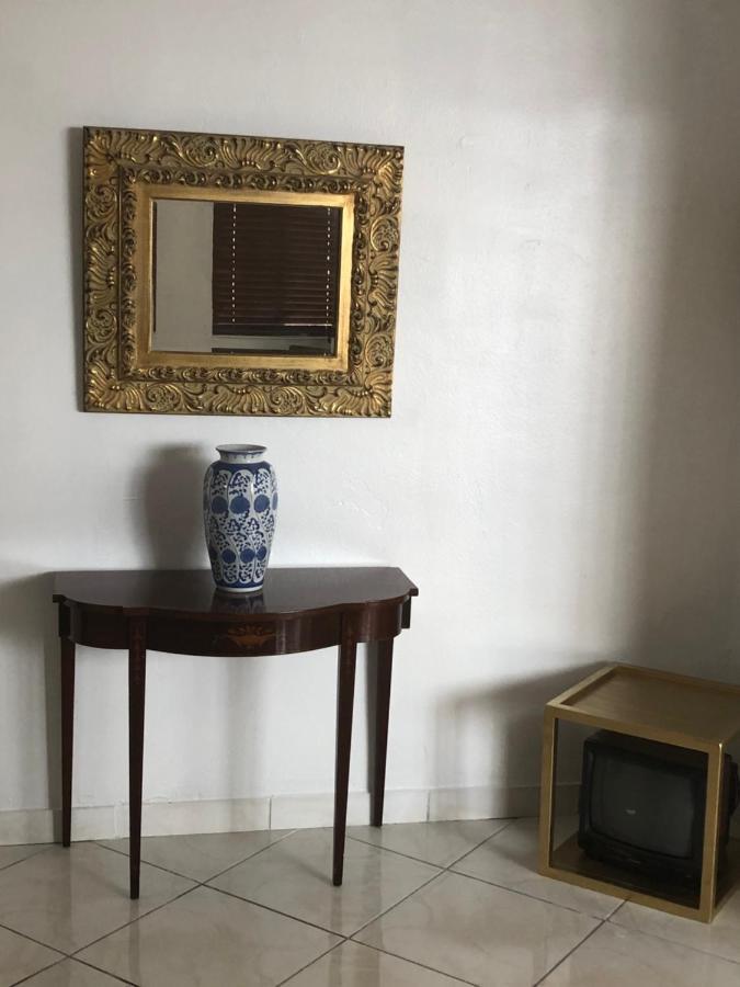 Cozy Room In The Heart Of Little Havana マイアミ エクステリア 写真